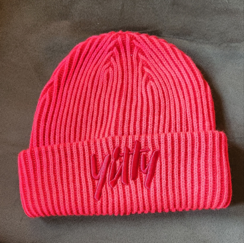 Yitty major label beanie